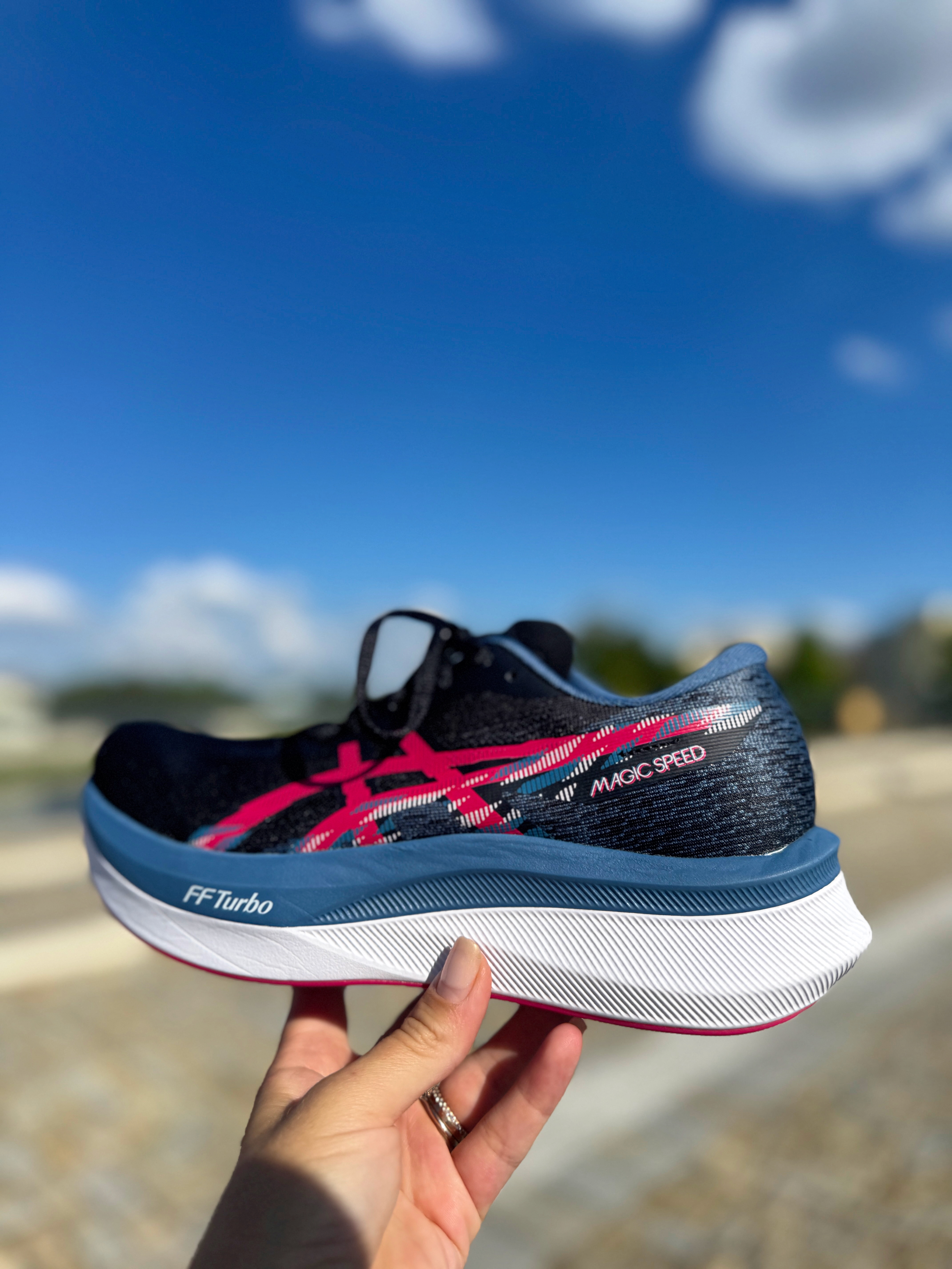 Dámské silniční závodní běžecké boty Asics Magic Speed 4